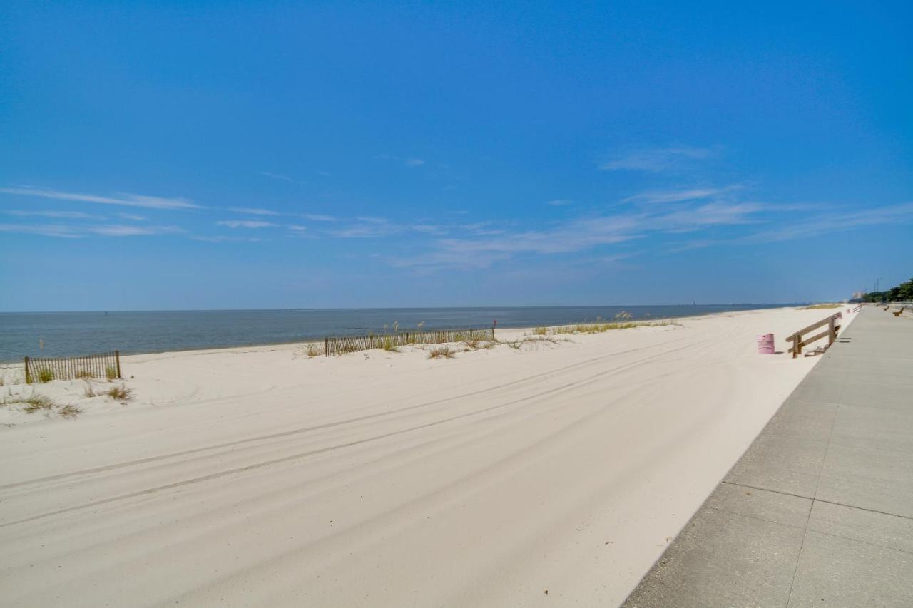 Beachfront Gulfport Vacation Rental With Balcony! 외부 사진